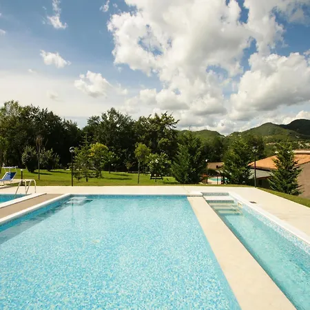 Welcoming In With Pool * Urbania