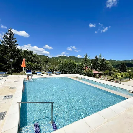 Vakantiehuis Welcoming In With Pool *