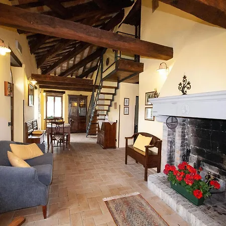 Vakantiehuis Welcoming In With Pool *