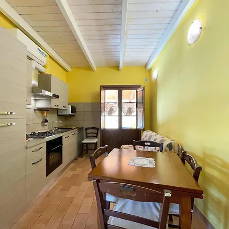 Welcoming In With Pool * Urbania