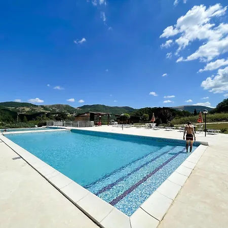 Vakantiehuis Welcoming In With Pool