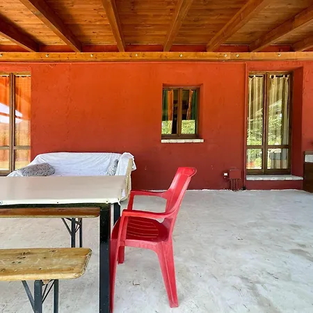 Vakantiehuis Welcoming In With Pool *