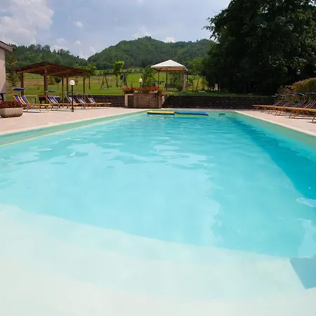 Vakantiehuis Welcoming In With Pool Urbania