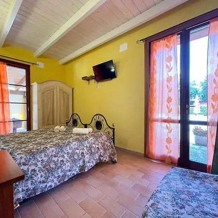 Welcoming In With Pool * Urbania