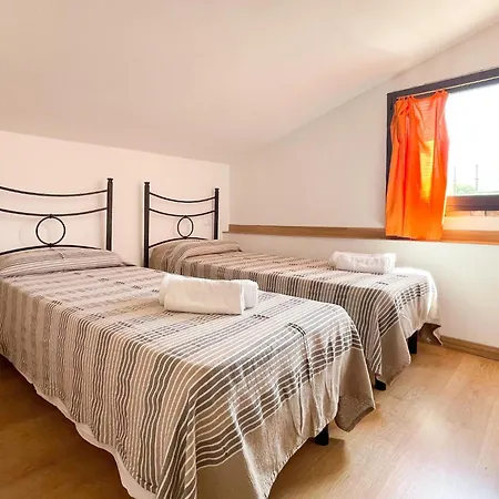 Vakantiehuis Welcoming In With Pool
