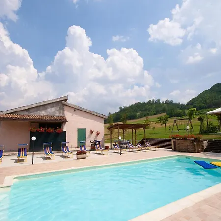 Vakantiehuis Welcoming In With Pool *