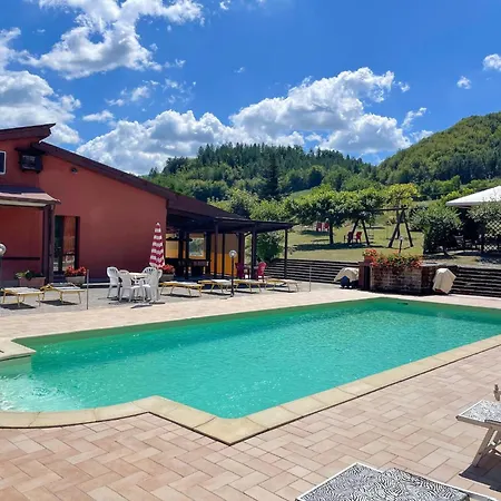Welcoming In With Pool * Urbania